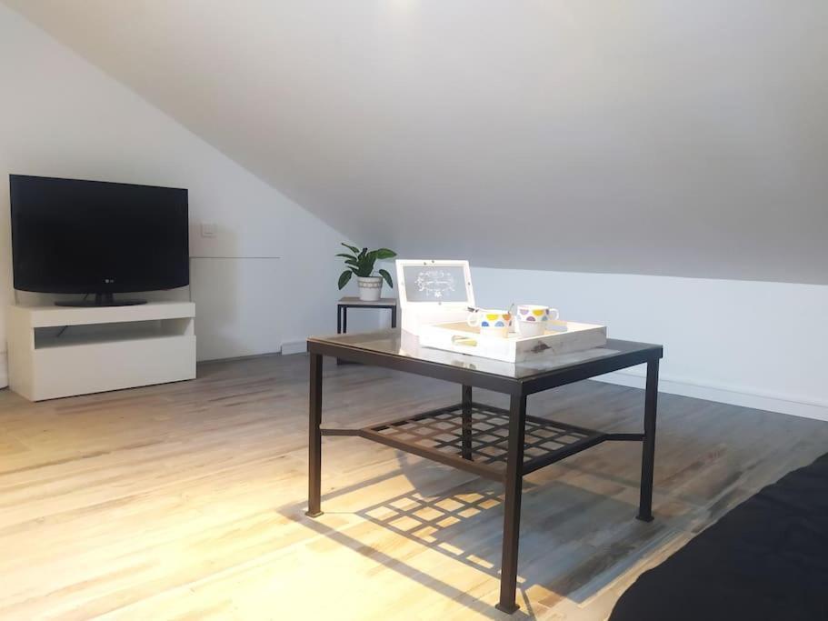Suite Mansardee Independante, 25Min Lyon-Villefranche Chazay-d'Azergues المظهر الخارجي الصورة